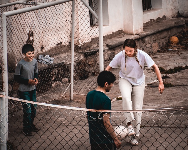 他们利用边 他们利用边